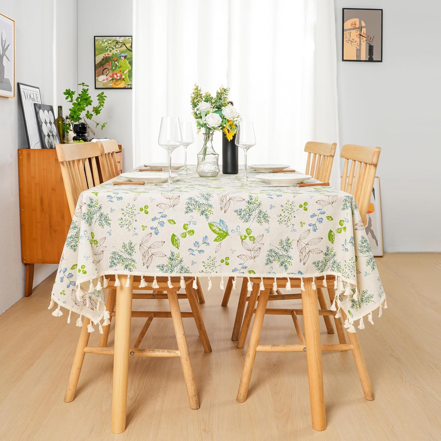Cotton-Linen Tablecloth with Small Floral Print & Tassels (Cottage Style, Round) - Image 2
